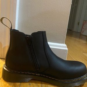 Dr Martens Leather Chelsea Boot